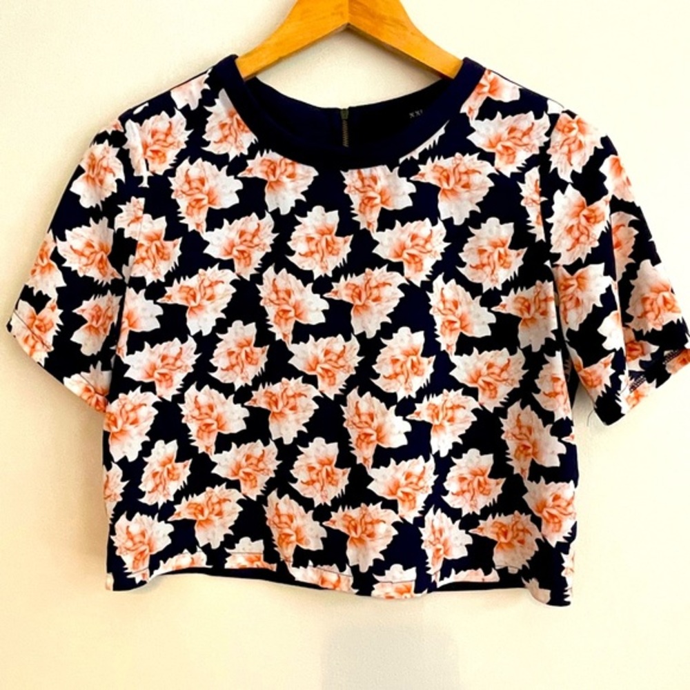 Forever 21 XXI Women’s Boxy Crop‎ Top Zip Back Small Blue Floral Short Sleeve